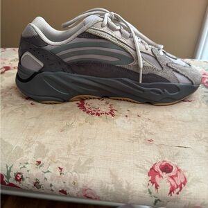 Yeezy Boost 700 V2 “Tephra”